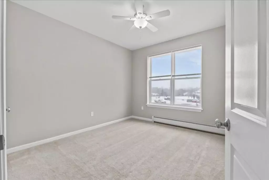 Spacious 2-Bedroom, 2 Bath Apartment at 31 Cottonwood Drive, Apt #206– Williston, VT!