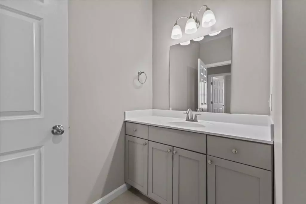 Spacious 2-Bedroom, 2 Bath Apartment at 31 Cottonwood Drive, Apt #206– Williston, VT!