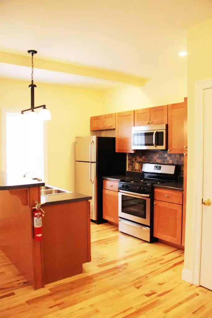 51 North Champlain St #7, Burlington, VT | 2 Bedroom Downtown Apartment with Heat Included | June 2027