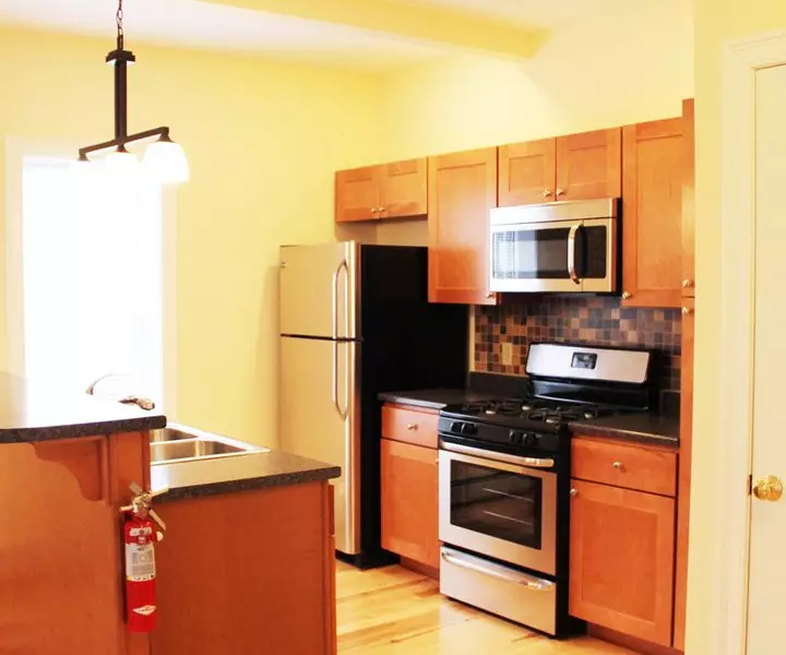 51 North Champlain St #7, Burlington, VT | 2 Bedroom Downtown Apartment with Heat Included | June 2027