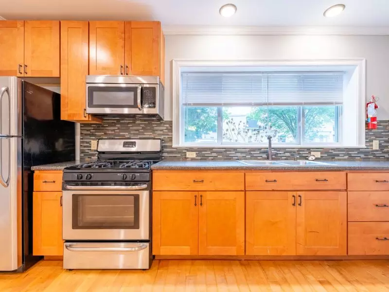 158I North St, Burlington, VT | Renovated 2 Bedroom Apartment Near UVM & Downtown | June 2027