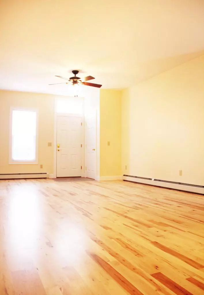 51 North Champlain St #7, Burlington, VT | 2 Bedroom Downtown Apartment with Heat Included | June 2027