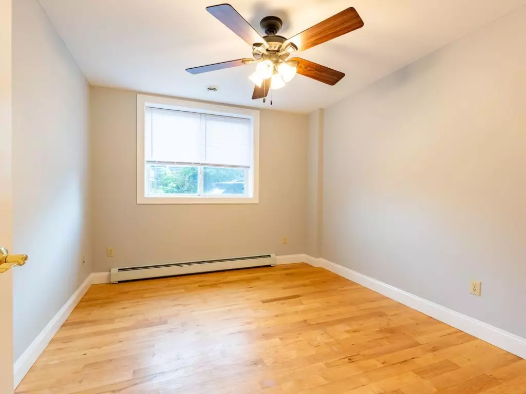 158I North St, Burlington, VT | Renovated 2 Bedroom Apartment Near UVM & Downtown | June 2027