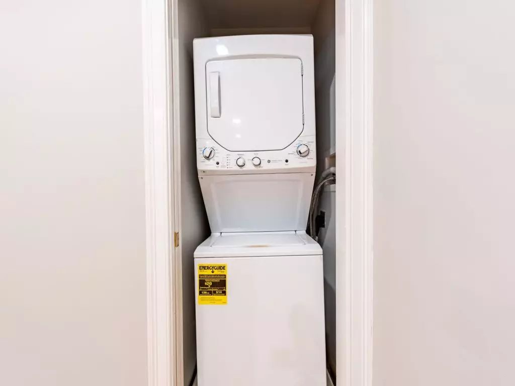 158I North St, Burlington, VT | Renovated 2 Bedroom Apartment Near UVM & Downtown | June 2027