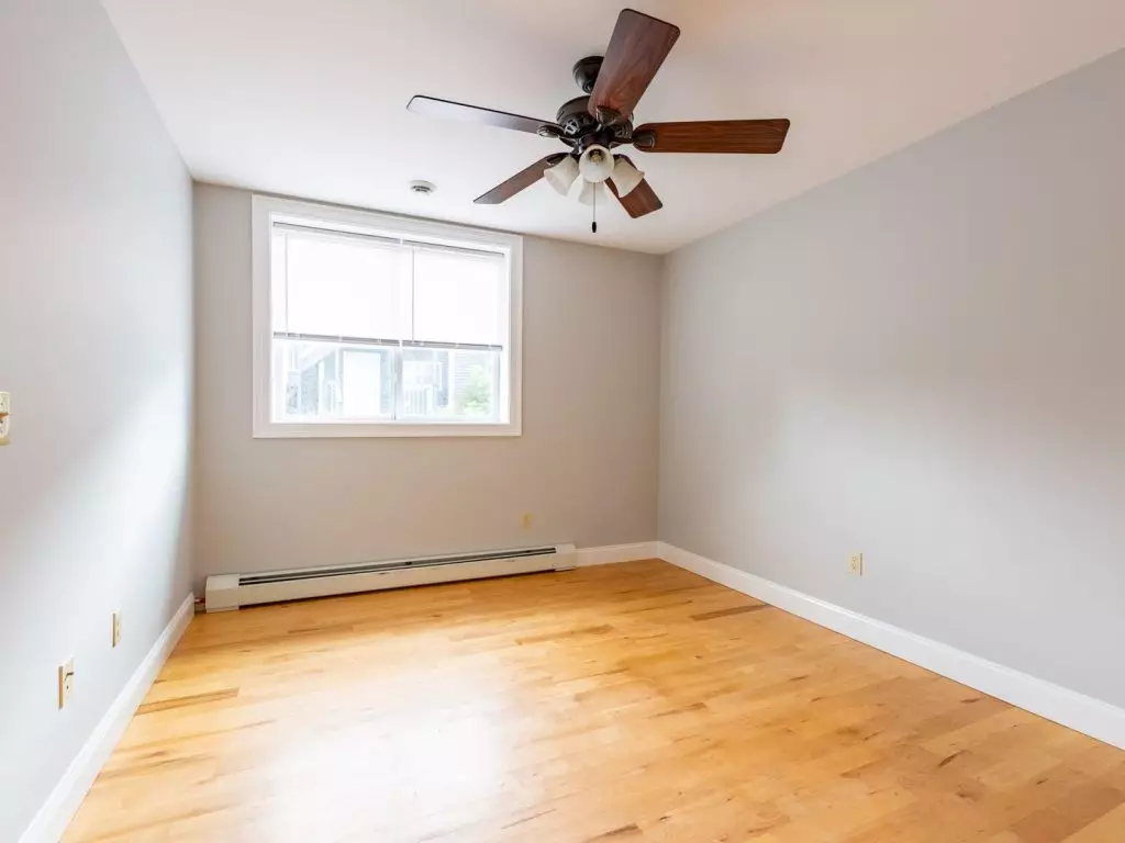 158I North St, Burlington, VT | Renovated 2 Bedroom Apartment Near UVM & Downtown | June 2027