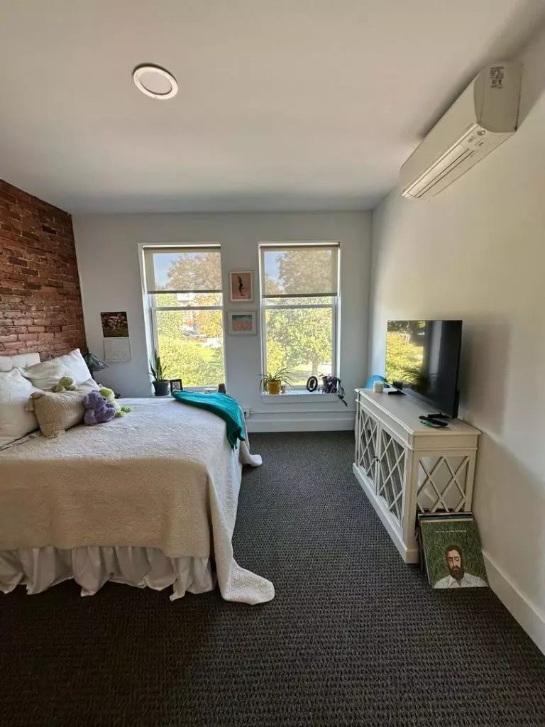 Gorgeous Two Bedroom, Two Bathroom Apartment Located in the Heart of St. Albans