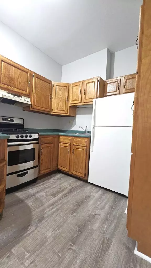 STUDIO APARTMENT – AVAILABLE JUNE 1, 2026