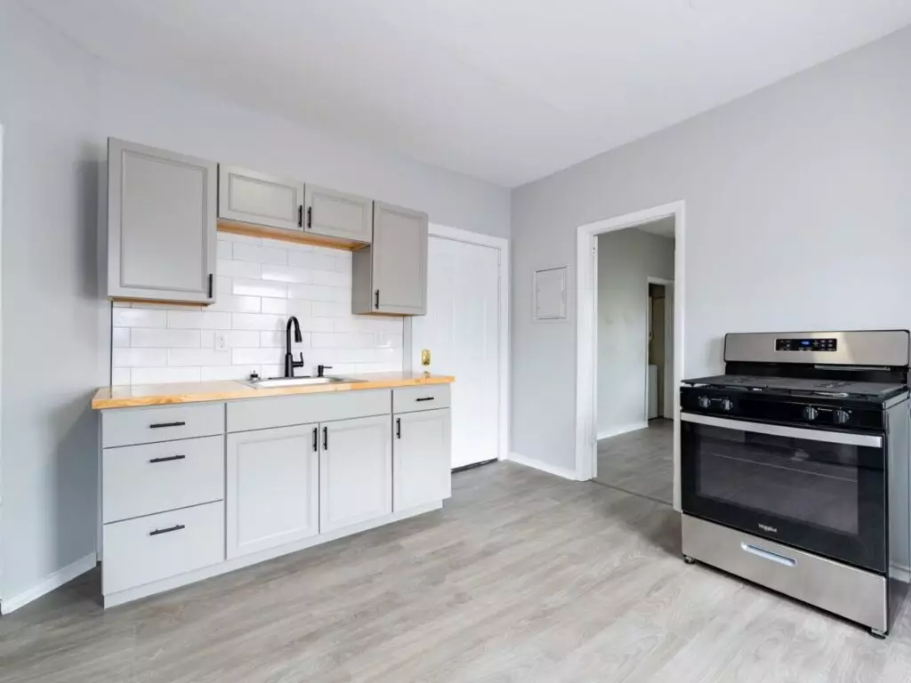 Newly Renovated 2 bedroom apartment