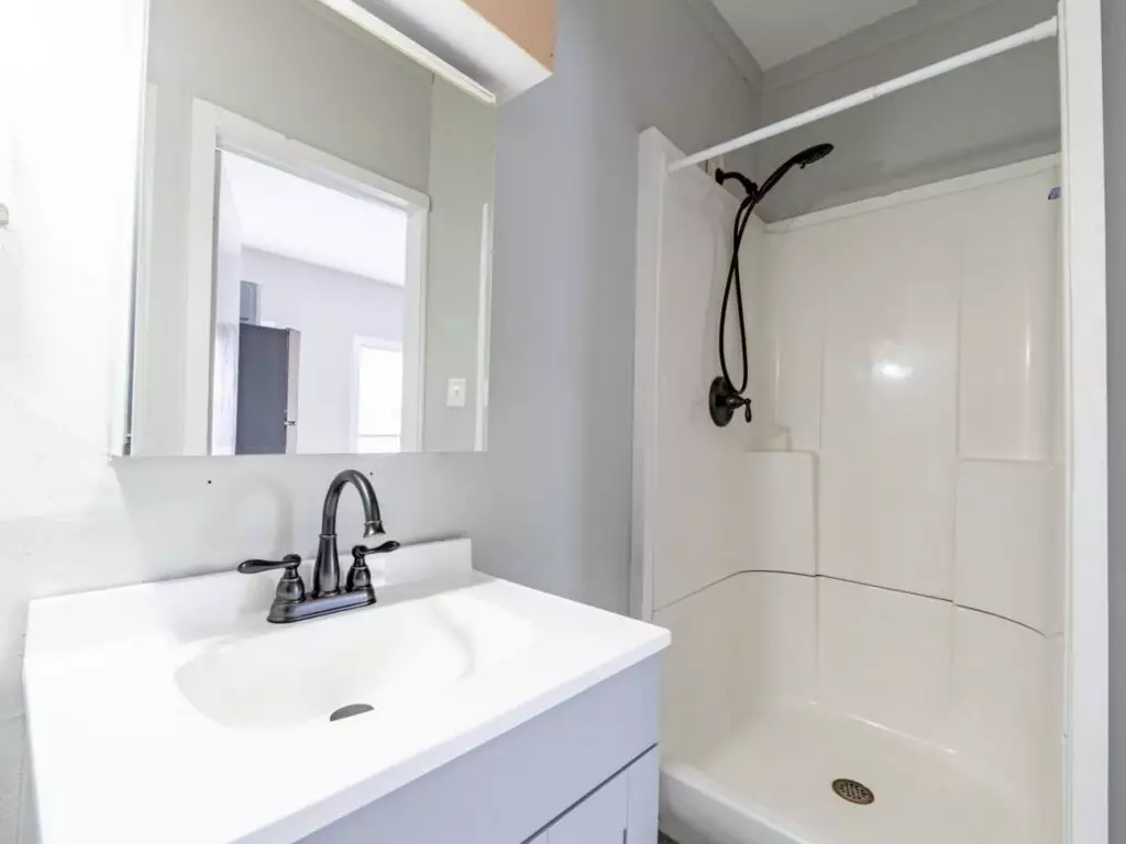 Newly Renovated 2 bedroom apartment