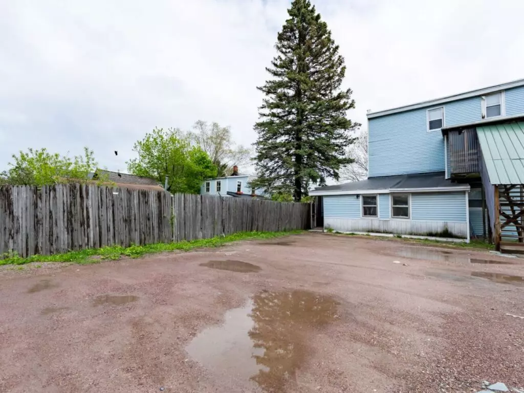 Newly Renovated 2 bedroom apartment