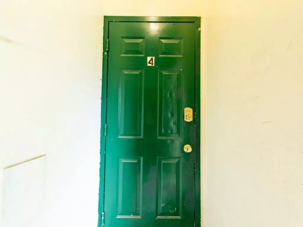 Newly Renovated 2 bedroom apartment