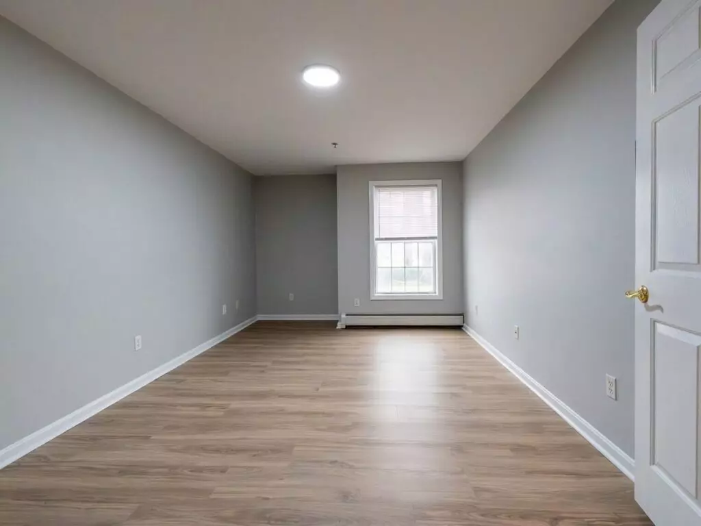 2 Bedroom with Laundry and Parking – 1144 North Ave in Burlington