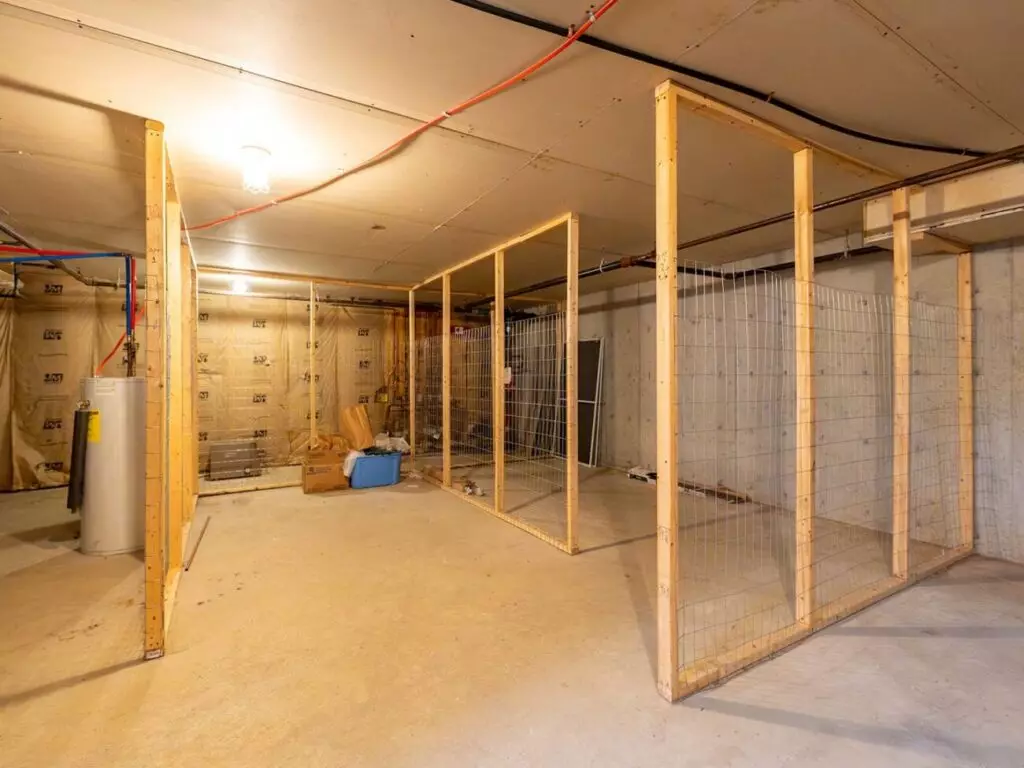 2 Bedroom with Laundry and Parking – 1144 North Ave in Burlington