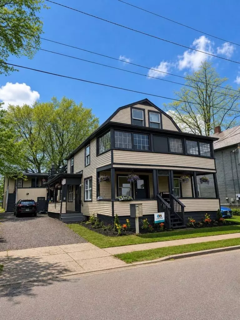 Three Bedroom Unit Available June 1st!