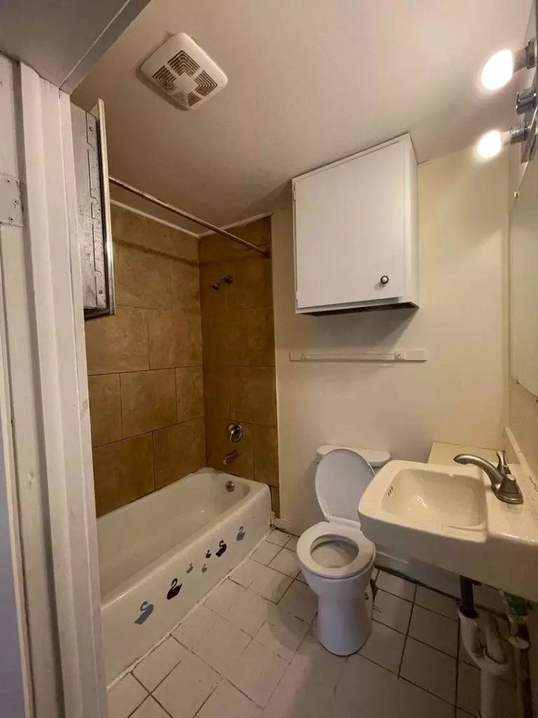 Three Bedroom Unit Available June 1st!