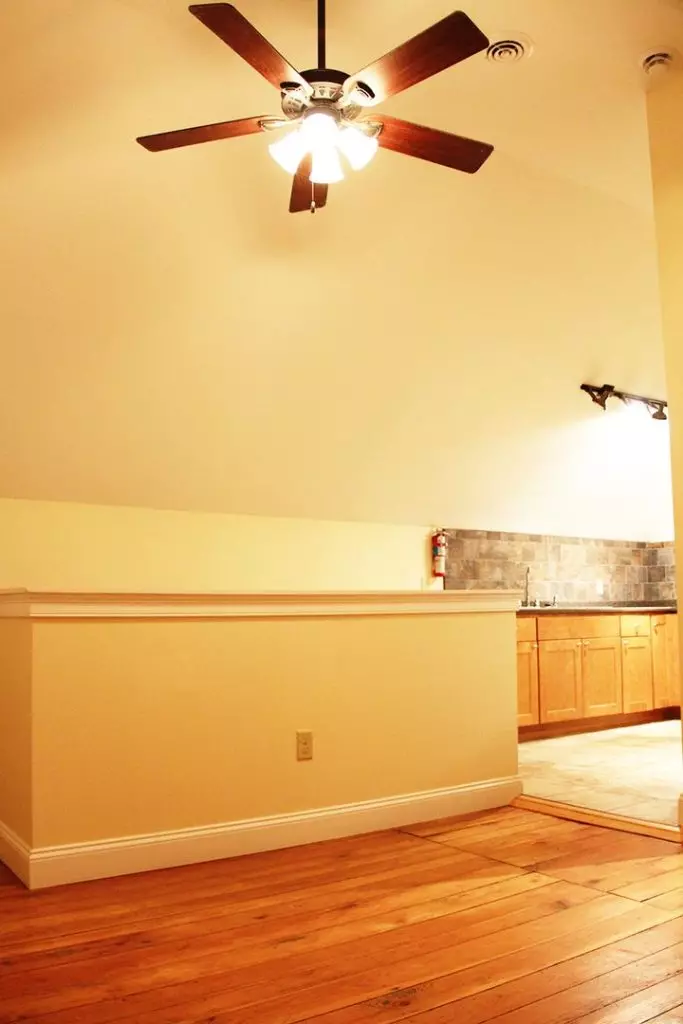 162 North St – GREAT 2 BED W/ TWO ADDITIONAL BONUS ROOMS LOCATED IN DOWNTOWN BURLINGTON- AVAILABLE June 1st 2026