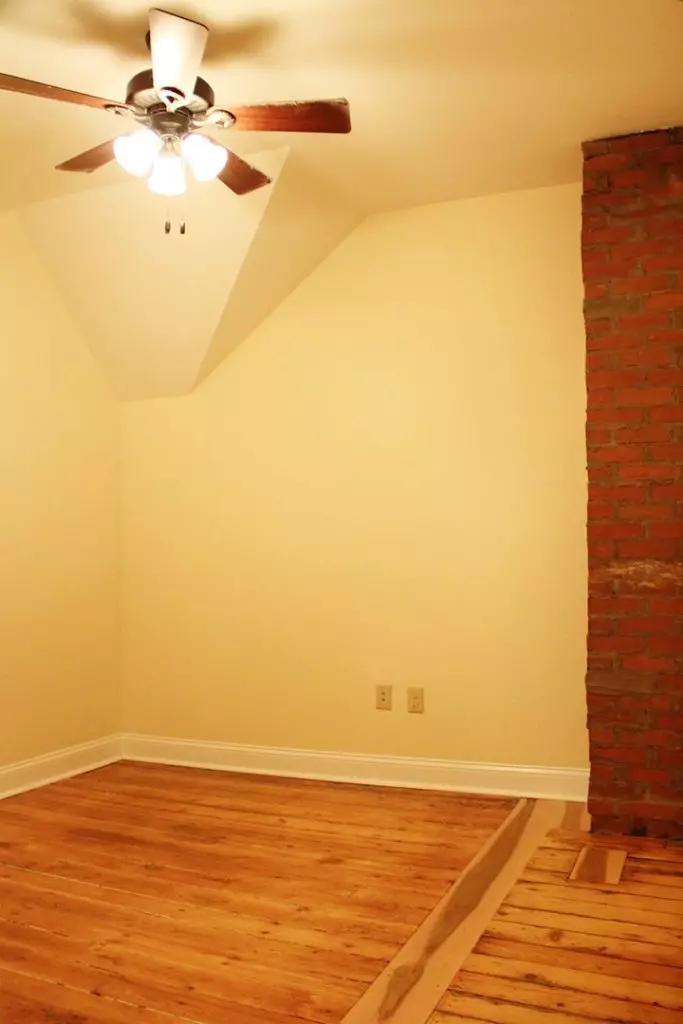 162 North St – GREAT 2 BED W/ TWO ADDITIONAL BONUS ROOMS LOCATED IN DOWNTOWN BURLINGTON- AVAILABLE June 1st 2026