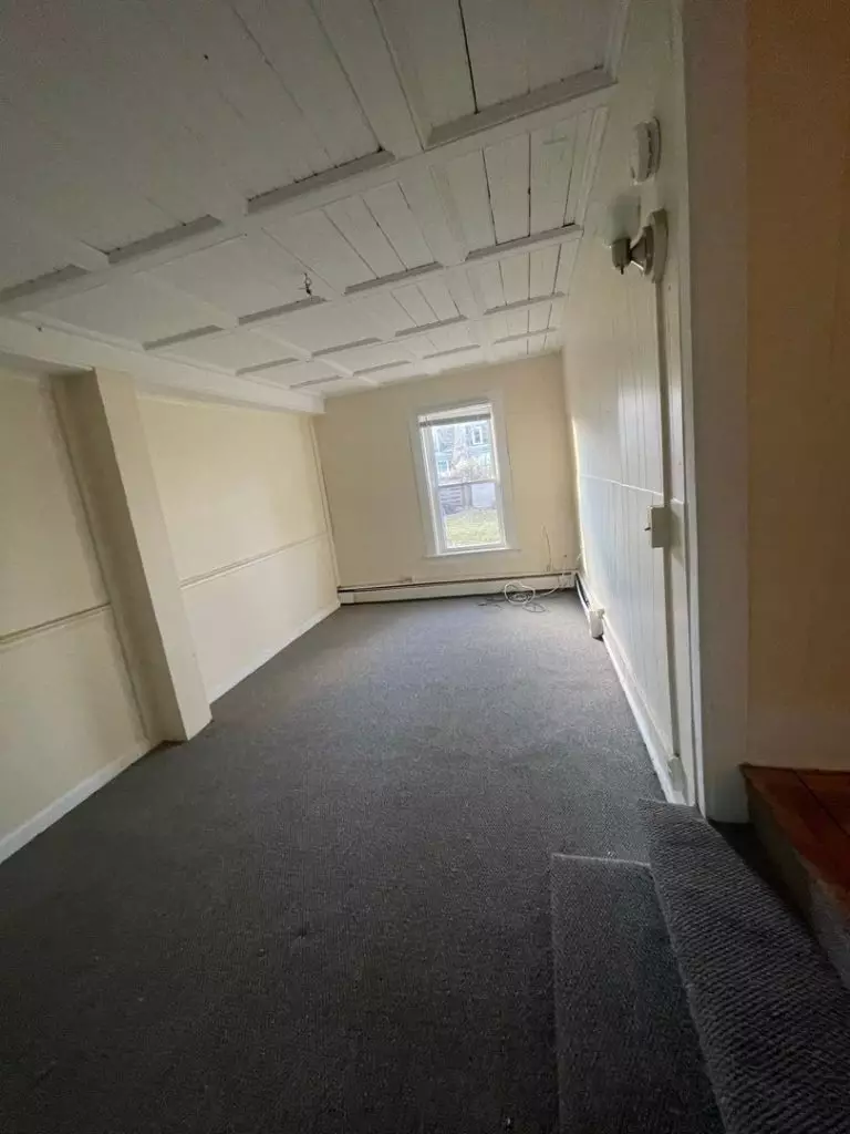 Three Bedroom Unit Available June 1st!