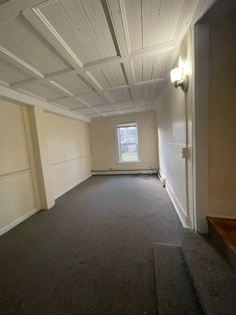 Three Bedroom Unit Available June 1st!