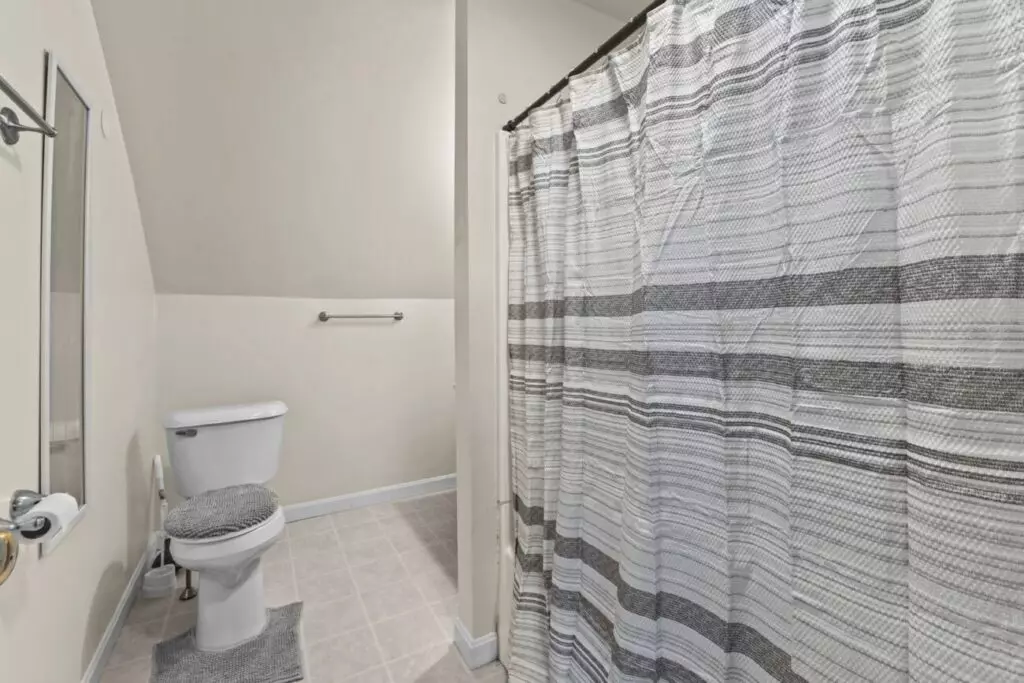 Unique 1 Bedroom 1 Bath Apartment