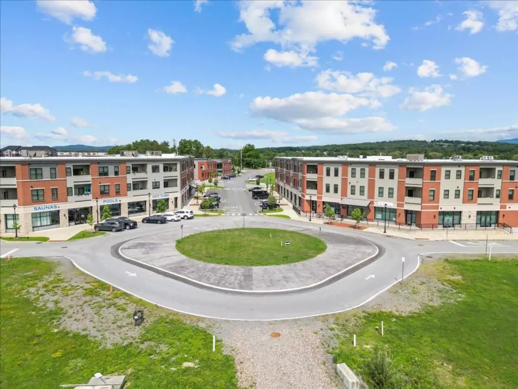 Spacious 2-Bedroom, 2 Bath Apartment at 32 Cottonwood Drive, Apt #213– Williston, VT!