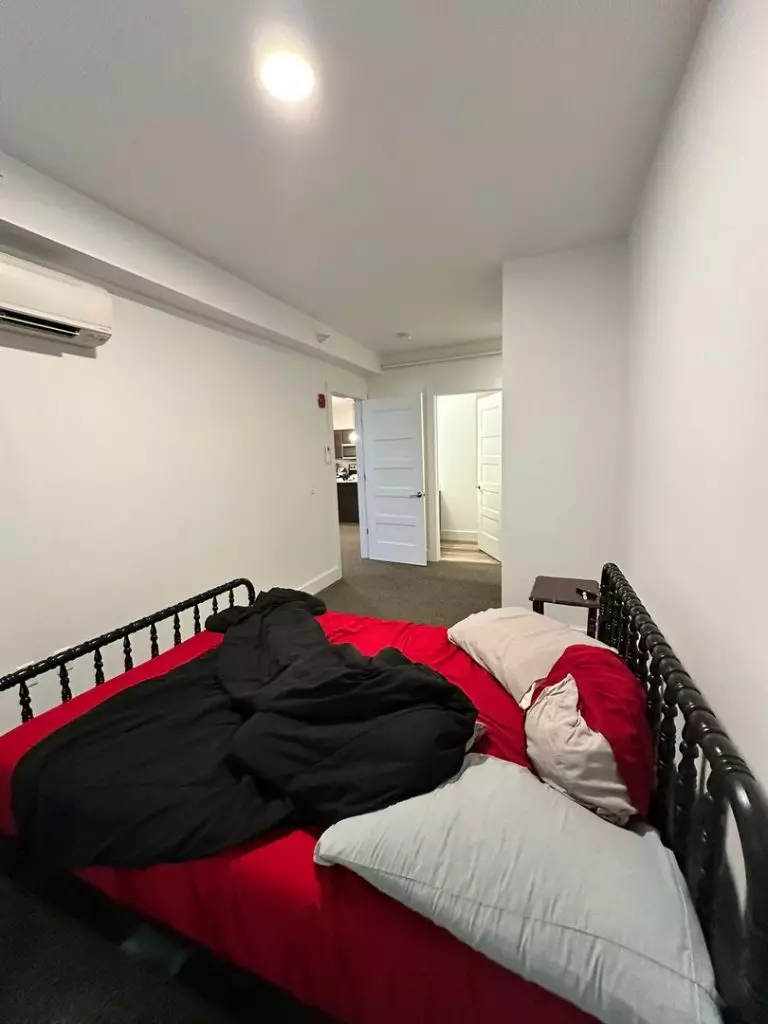 Gorgeous One Bedroom Apartment Located in the Heart of St. Albans