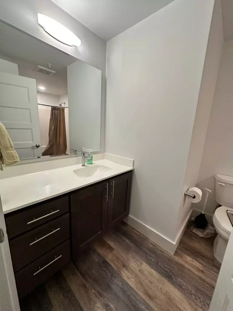 Gorgeous One Bedroom Apartment Located in the Heart of St. Albans