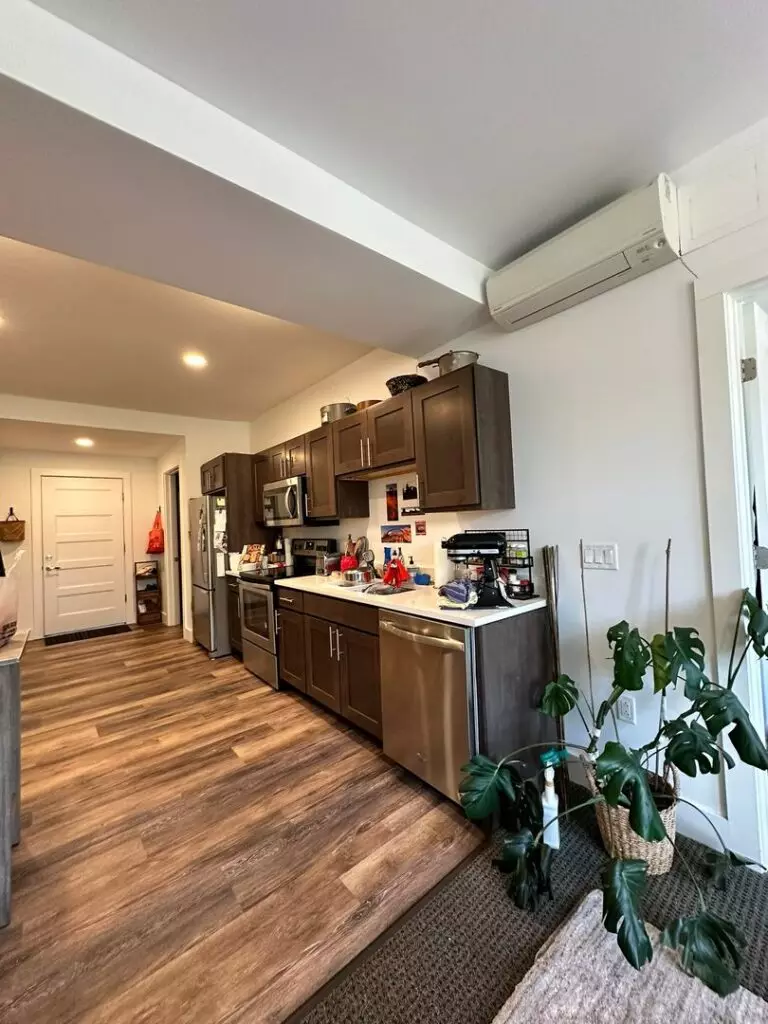 Gorgeous One Bedroom Apartment Located in the Heart of St. Albans