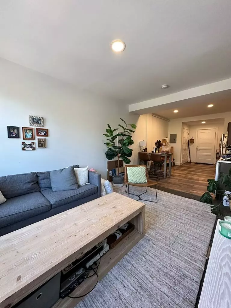 Gorgeous One Bedroom Apartment Located in the Heart of St. Albans