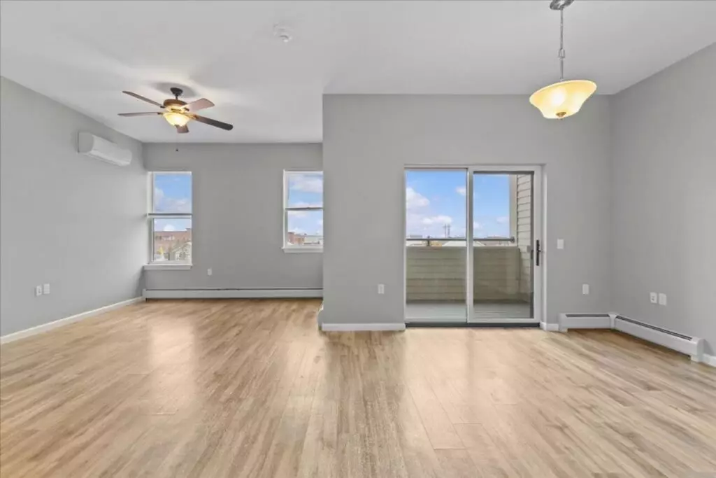 Spacious 2-Bedroom, 2 Bath Apartment at 32 Cottonwood Drive, Apt #213– Williston, VT!