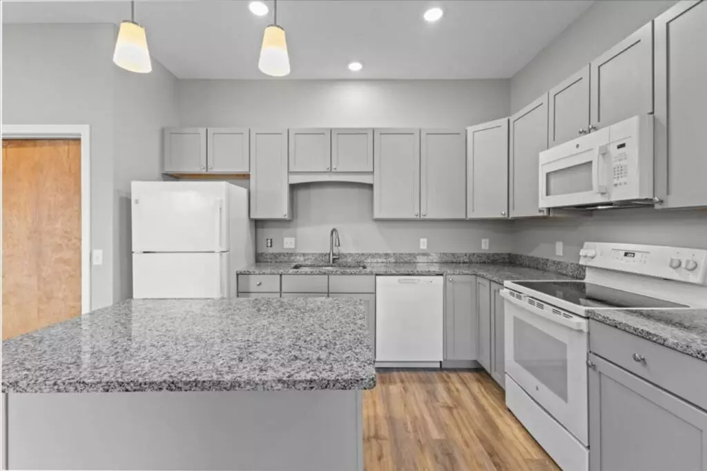 Spacious 2-Bedroom, 2 Bath Apartment at 32 Cottonwood Drive, Apt #213– Williston, VT!