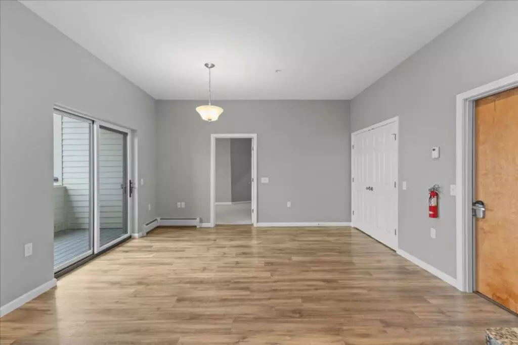 Spacious 2-Bedroom, 2 Bath Apartment at 32 Cottonwood Drive, Apt #213– Williston, VT!