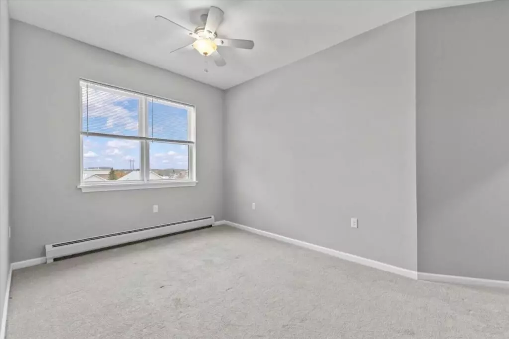 Spacious 2-Bedroom, 2 Bath Apartment at 32 Cottonwood Drive, Apt #213– Williston, VT!