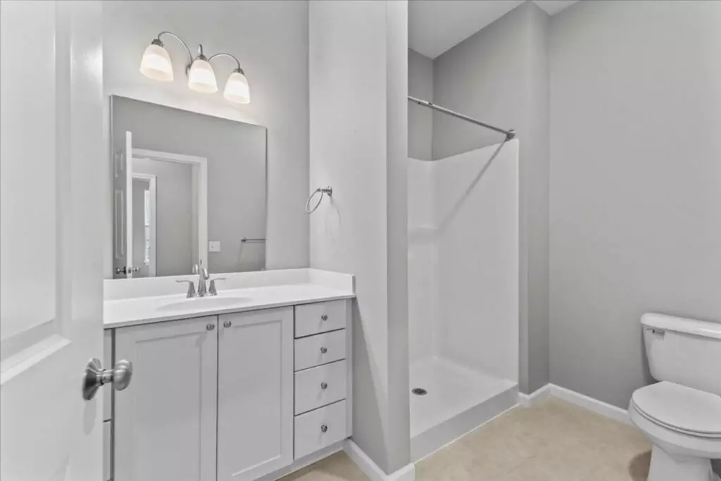 Spacious 2-Bedroom, 2 Bath Apartment at 32 Cottonwood Drive, Apt #213– Williston, VT!