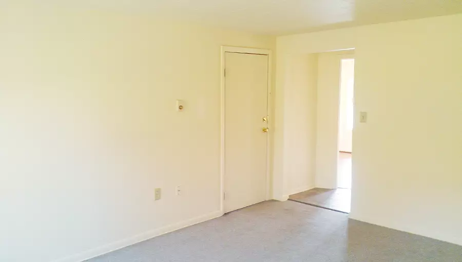 One Bedroom – 365 St Paul #11, Burlington, VT – Available NOW