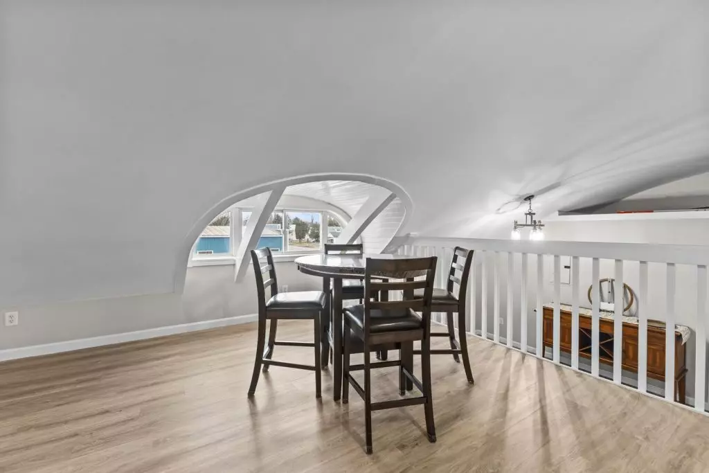 Studio Apartment Available for Immediate Move-in!