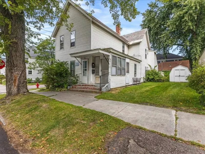 PRIVATE ROOM FOR RENT IN A FOUR BEDROOM APARTMENT Available for Immediate Move-in!