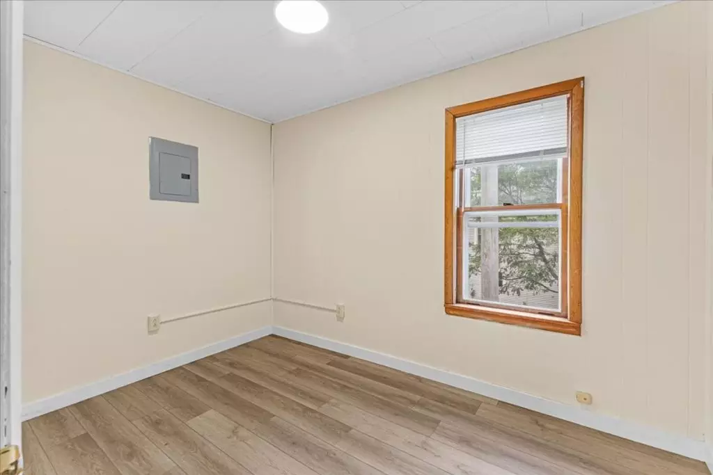 PRIVATE ROOM FOR RENT IN A FOUR BEDROOM APARTMENT Available for Immediate Move-in!