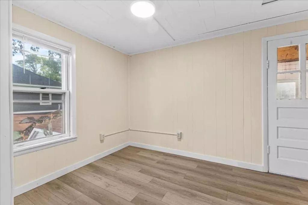 PRIVATE ROOM FOR RENT IN A FOUR BEDROOM APARTMENT Available for Immediate Move-in!