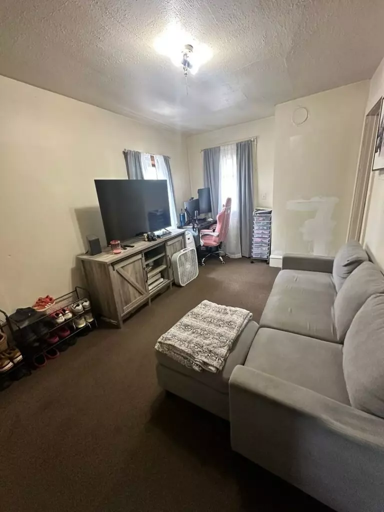 Two Bedroom in Burlington – Available October 15, 2026