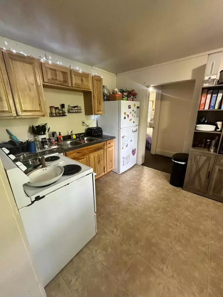 Two Bedroom in Burlington – Available October 15, 2026