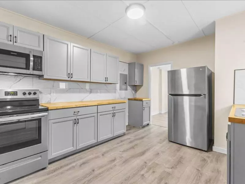 55 Rose St #1, Burlington, VT | Renovated 2 Bedroom First-Floor Apartment with Parking | North End | Pet Friendly