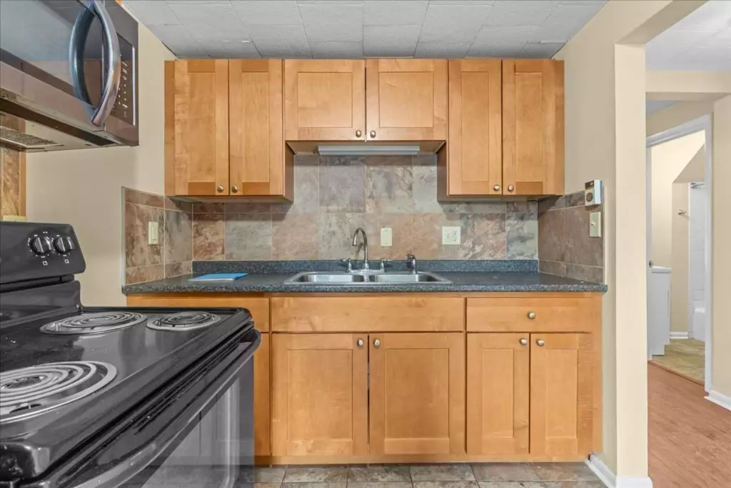 365 St Paul Street #6 -Available August 15th! – Burlington VT