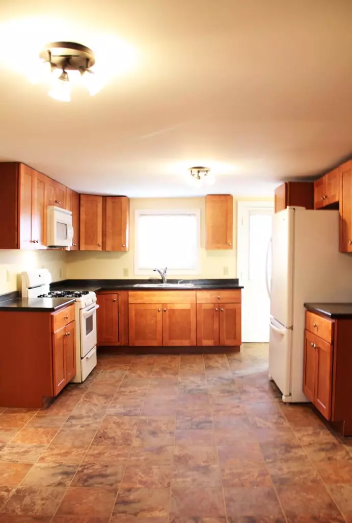 68B Chase St, Burlington, VT | 4 Bedroom Apartment Near UVM & Winooski | June 2027
