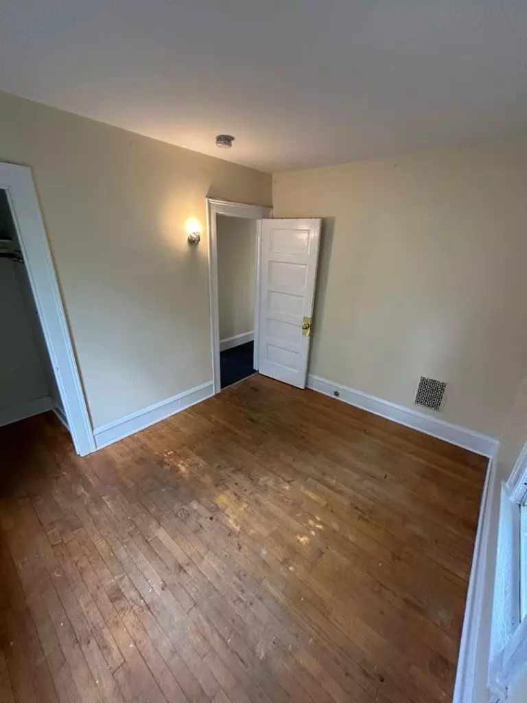 43 Isham St, Burlington, VT | 5 Bedroom House Near UVM | June 2027