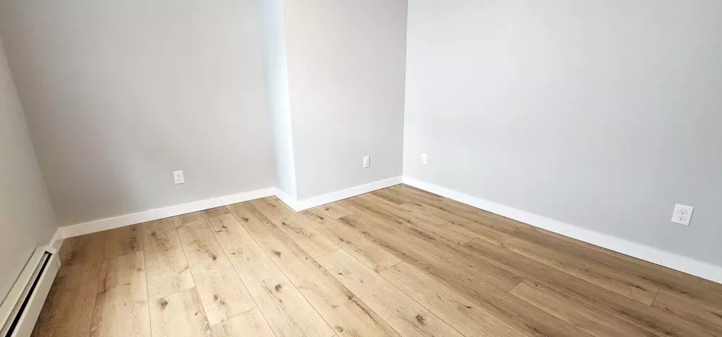 202 East Ave #1, Burlington, VT | Renovated 5 Bedroom Apartment Near UVM | June 2027