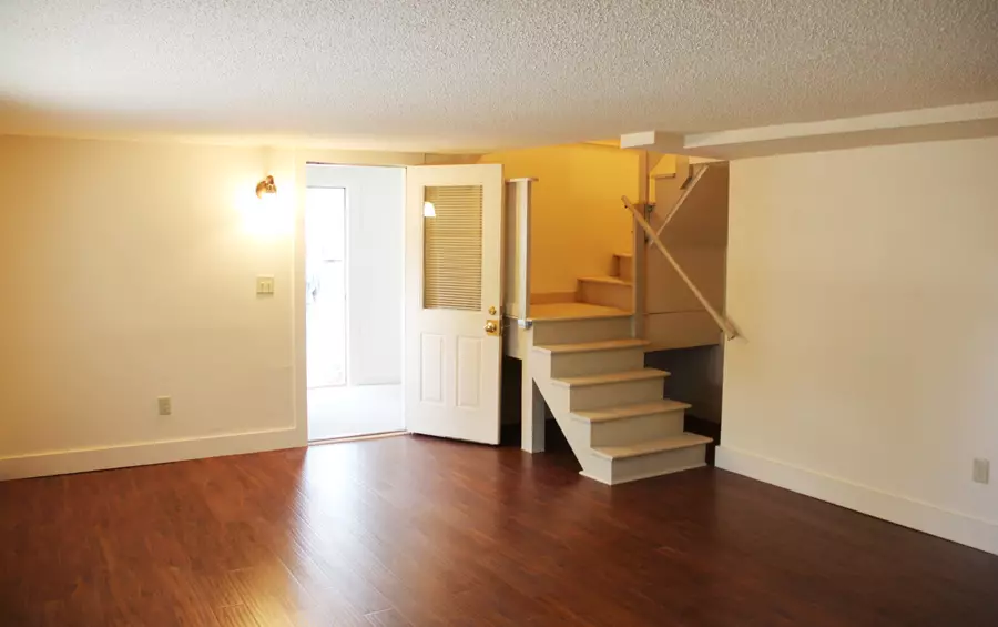 122 Archibald St, Burlington, VT | 5 Bedroom Apartment Near UVM | June 2027