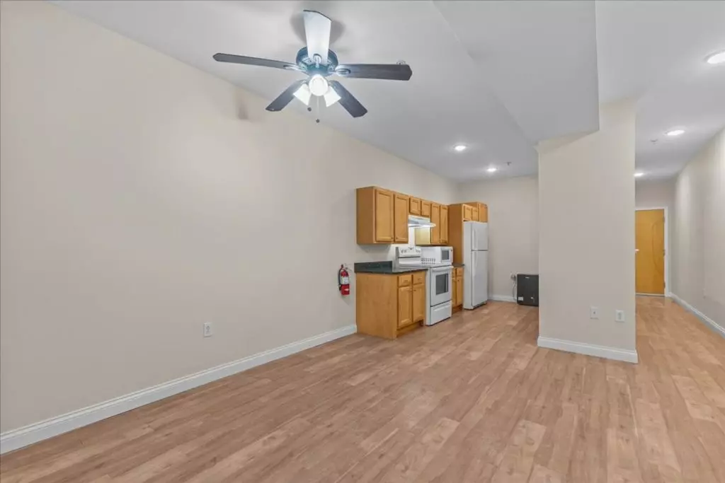 50 Barrett St #7, Burlington, VT | 2 Bedroom Apartment with Parking & Laundry | Available Sept. 2026