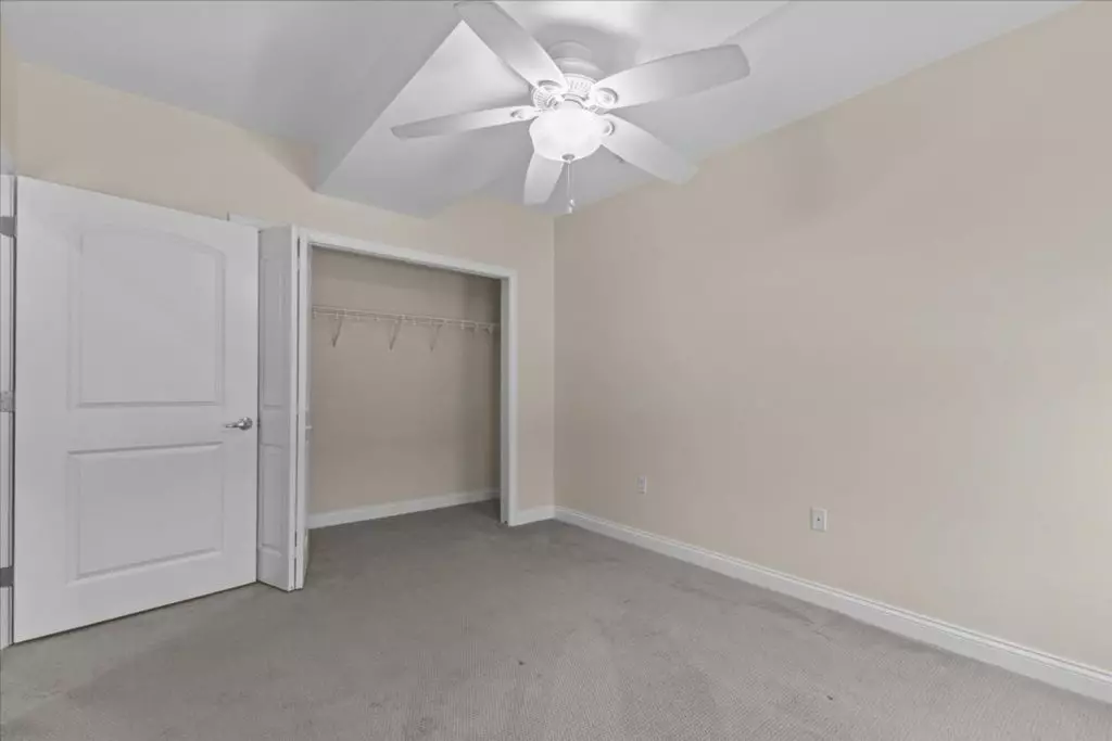 50 Barrett St #7, Burlington, VT | 2 Bedroom Apartment with Parking & Laundry | Available Sept. 2026