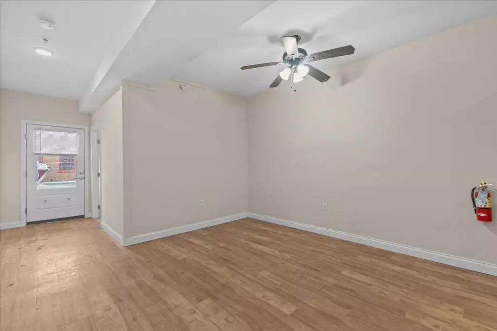 50 Barrett St #7, Burlington, VT | 2 Bedroom Apartment with Parking & Laundry | Available Sept. 2026